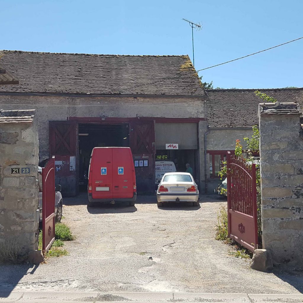 Entrée du Garage Lenoire